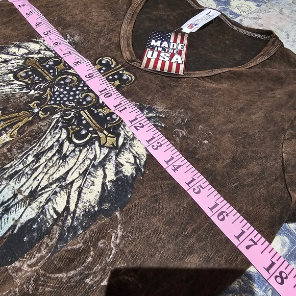 LIBERTY WEAR Women Elegant Brown Winged Graphic Tee, Size L NWT - Picture 4 of 6